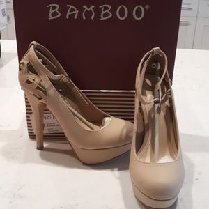 Nude platform Mary Jane High Heel Size 6 US